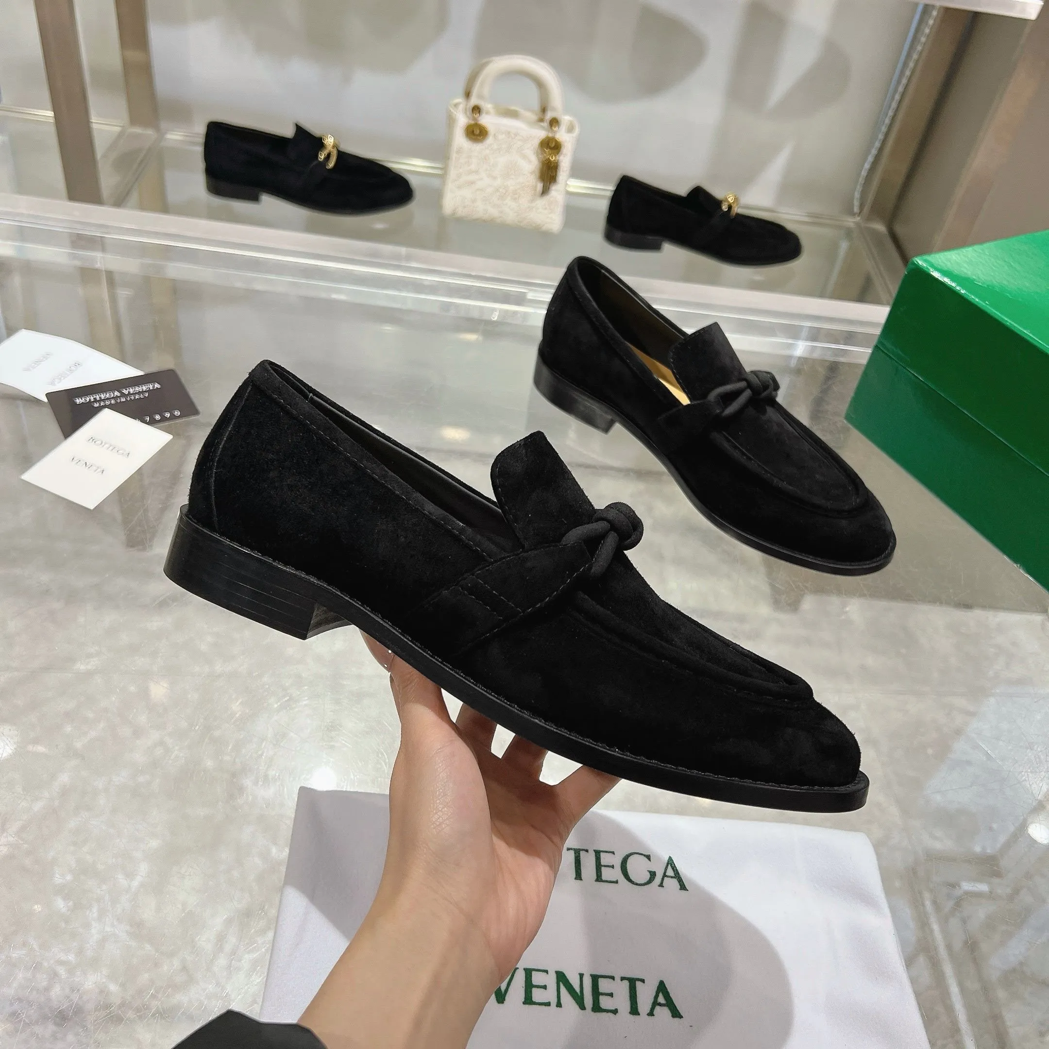 [BV] Top P: 840💰 Size: Female 35-39 (Female 40 custom-made) Male 39-44 (38.45 non-refundable) Bottega Veneta 2025 counter model! Small round toe loafers! Imported leather outsole! Imported grained cowhide! Solid color Niuli! !